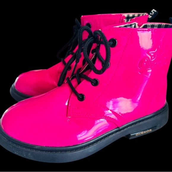 😍Girls' Patent Hot Pink Combat Boots with Black Laces - Picture 1 of 1